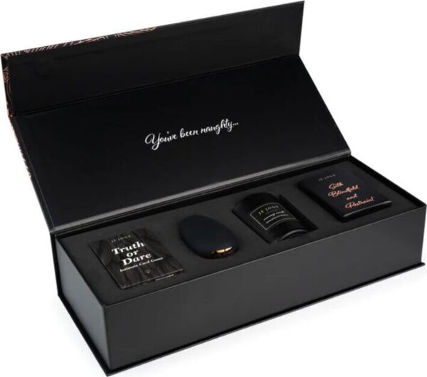 Je Joue Naughty Gift Set, cadeauset voor koppels met de Mimi vibrator, de massagekaars, de satijnen blinddoek en het kaartspel