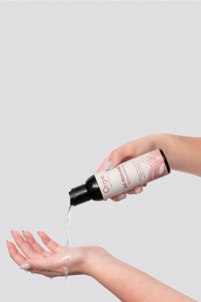 Flacon van 150 ml met het glijmiddel Orgie All-Natural Strawberry met aardbeiensmaak